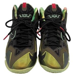 Nike LeBron 11 'King's Pride' Boys 6Y‎ Basketball Shoes Green Gold Camo Elite GS